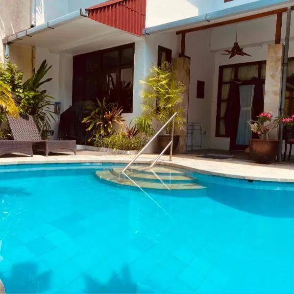 Villa Cantik Kuta Regency, hotel in Kuta