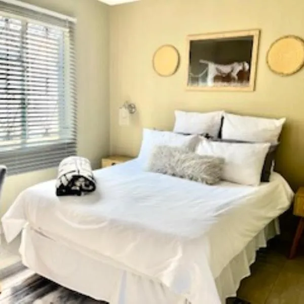 Emba Guest lodge, hôtel à eMbalenhle