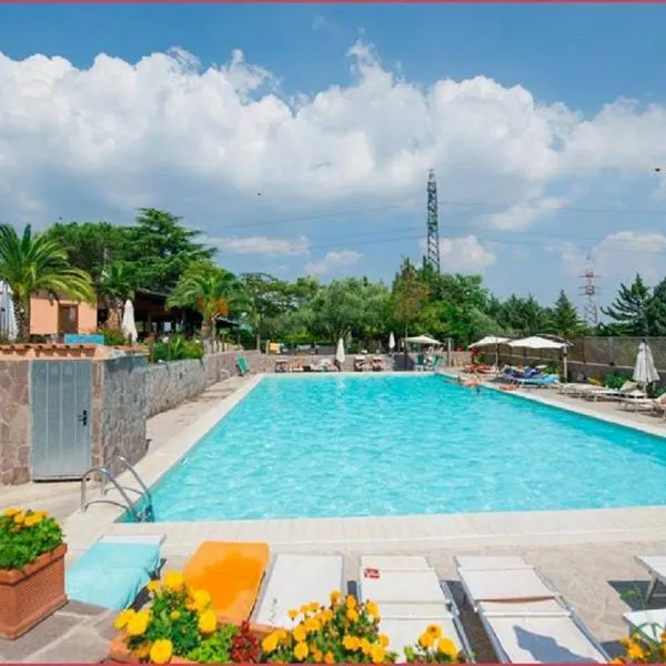 Happy Village & Camping, hotel in La Giustiniana