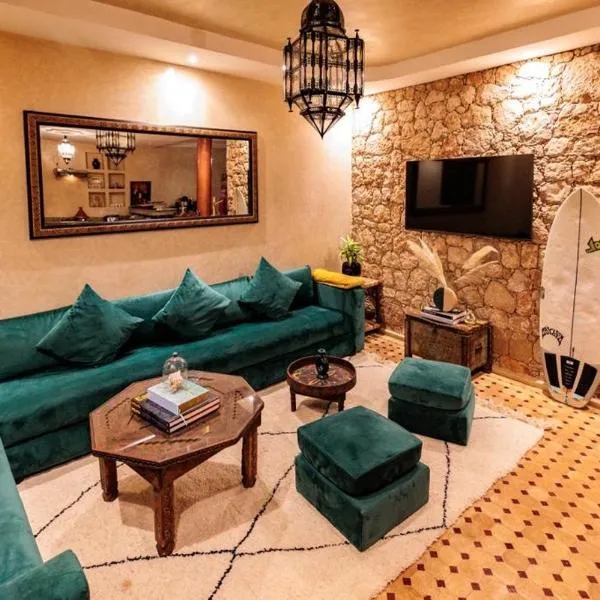 Cheerful 4-bedroom home in mirleft, hotell sihtkohas Mirleft