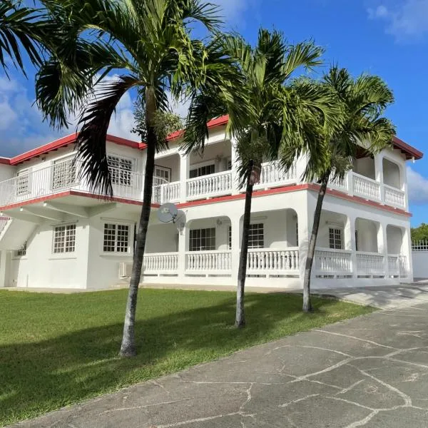 Luxurious One and Two Bedroom Villa, hotel a Christiansted