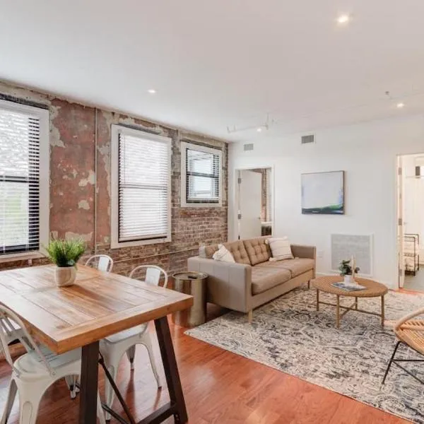 멤피스에 위치한 호텔 Premiere Location - Historic w Modern Amenities!