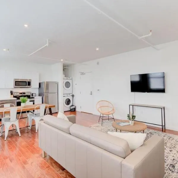 Prime Location - Modern Loft Right on S Main St!, hotel in Memphis