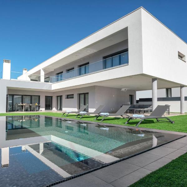 V5 Villa Emma - Luxury 5 bedroom villa in Alvor with private Pool and Jacuzzi