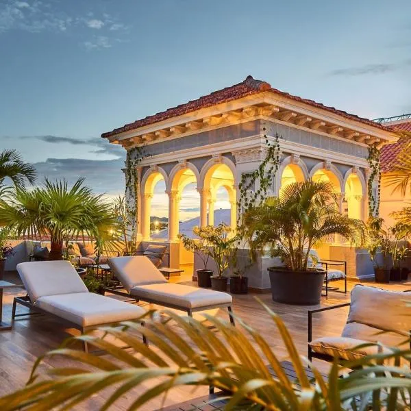 AmazINN Places Casco Viejo Pool and Rooftop VIII, Hotel in Panama-Stadt