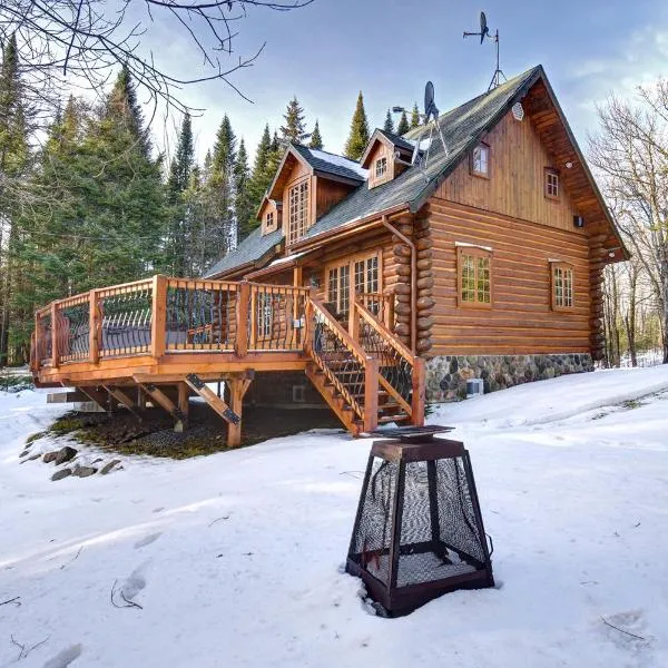 Family Home Ski Mont-Tremblant Versant Nord, hotel di Lac-Superieur