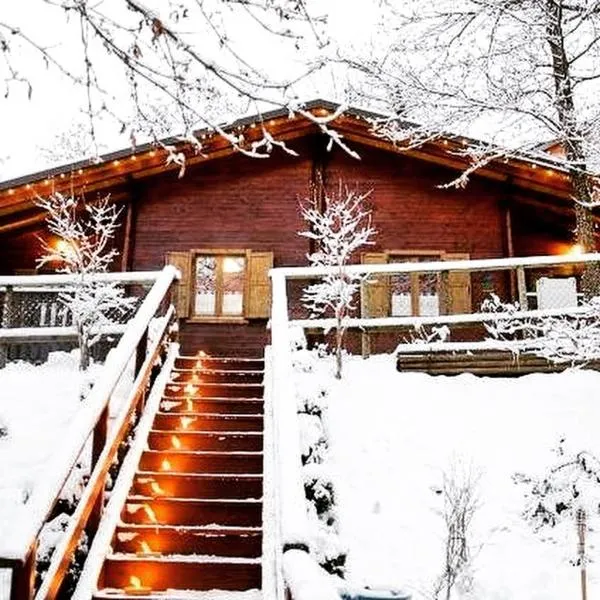 Glamping Villaggio Parco Dei Castagni 4 stelle, hotel v destinaci Montecreto