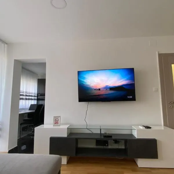 M.B.A. APARTMENTS, hotel in Karlovac