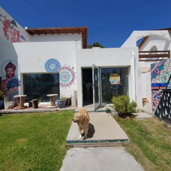 Roots Backpackers, hotel in Rada Tilly