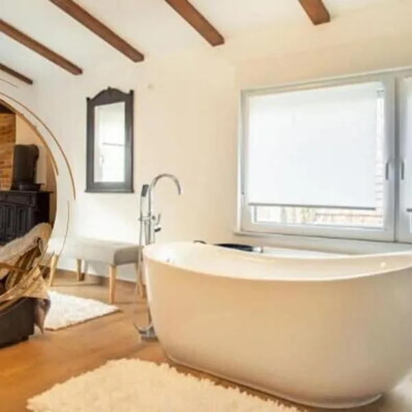 Cabin In The Woods Vukelic, hotel in Stubicke Toplice