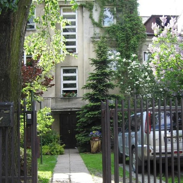 Animrumru, hotel ve Varšavě
