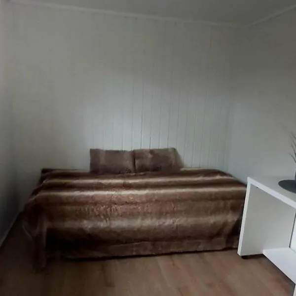 Aurora rooms in shared apartment nr2 We are doing privet Northen lights trips, reindeer trip and Fjord sommaroy trip, hotel in Tromsø