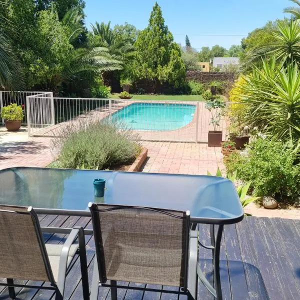 Spandau Manor, hotel in Graaff-Reinet