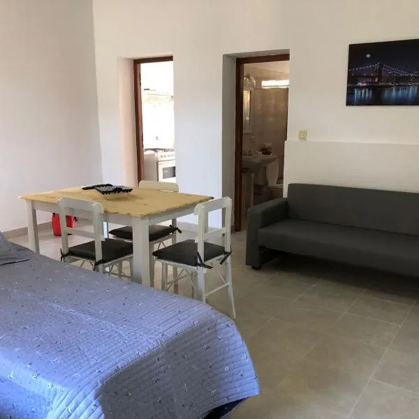 Calido y centrico monoambiente，康科迪亞的飯店