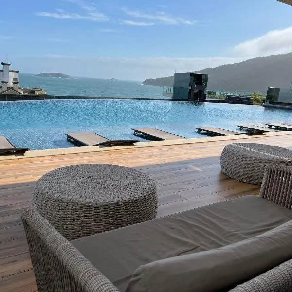 Apartamento fantástico, piscina vista mar, hotel em Florianópolis