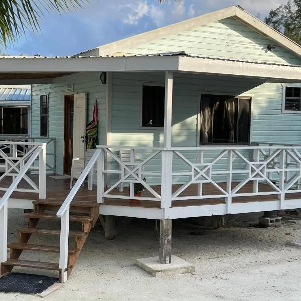 Hidden Treasure Vacation Home Blue Bay Cottage, hotel in Caye Caulker