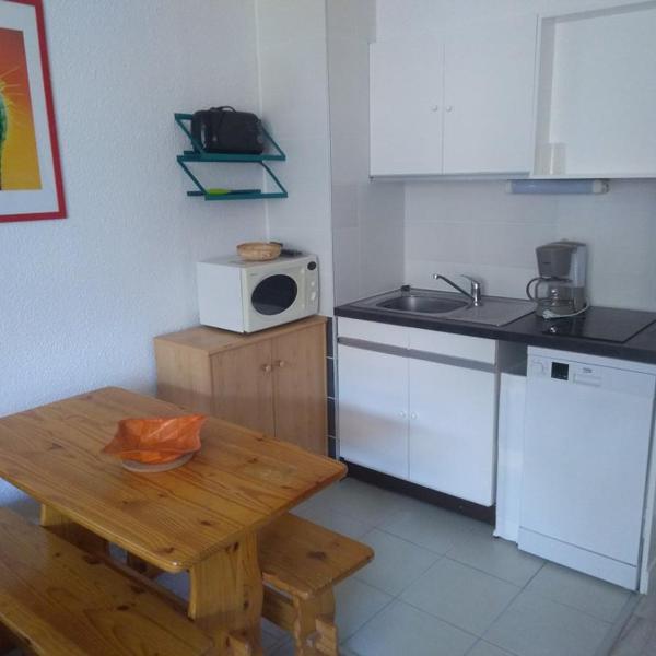 Studio rénové 4 pers, pied des pistes, loggia, cuisine équipée - FR-1-262-83
