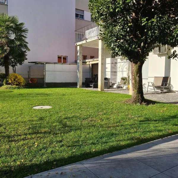 Renovierte Ferienwohnung im Zentrum von Locarno, ξενοδοχείο στο Λοκάρνο