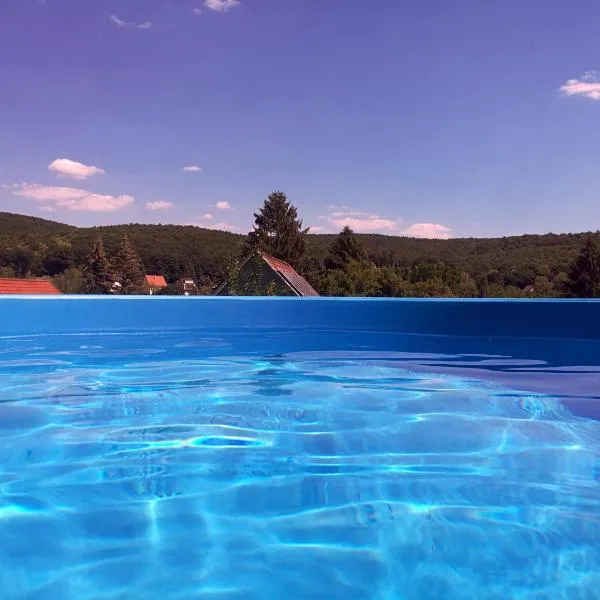 Jucus Vendégház, Hotel in Zebegény