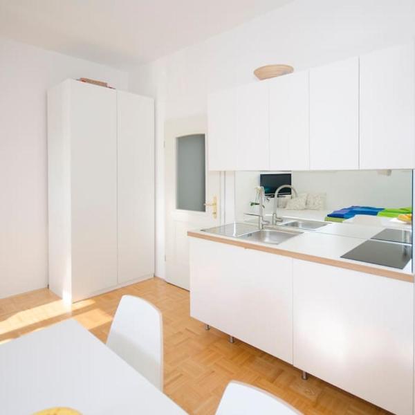 The cute, sunny apartment in the center +P, Ljubljana