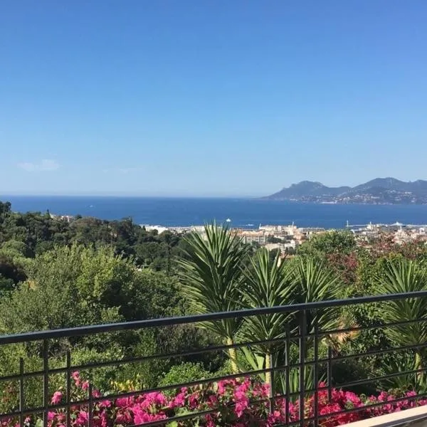 Sea View & Large Terrace LIVE IN LA VISTA, hotel in Cannes