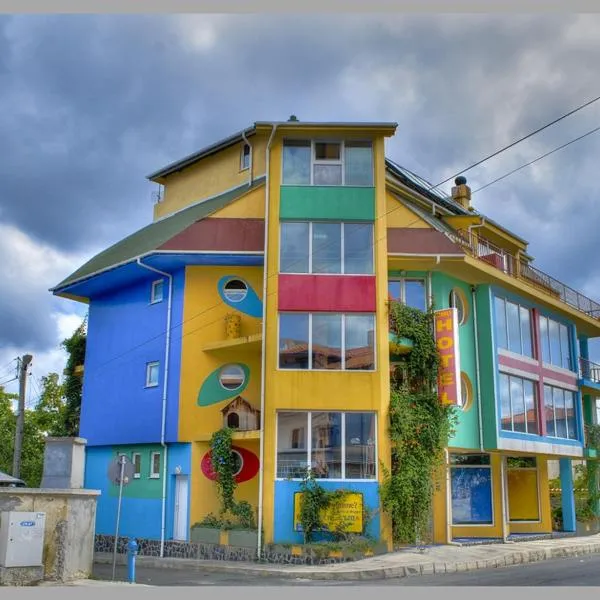 The Colourful Mansion Hotel, hotel ad Ahtopol