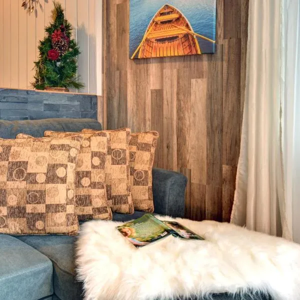 Alison A Romantic Getaway With Private Hot Tub,Rivière-Rouge的飯店