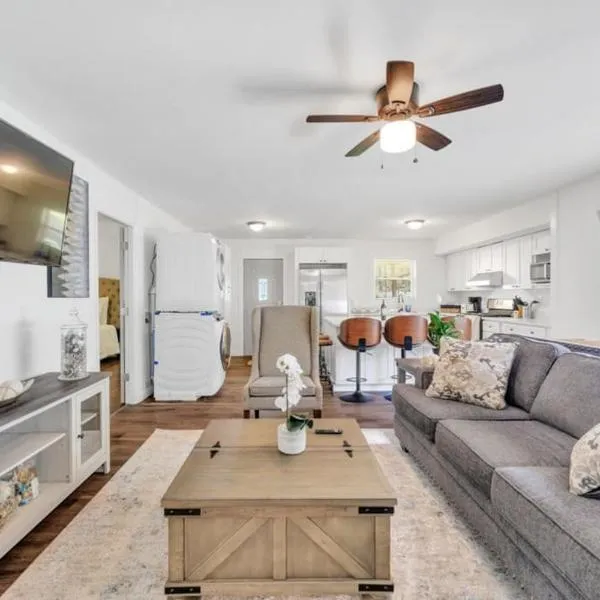 Cozy 4bedroom Bungalow in Davidson Sleeps 10, hotel v destinaci Davidson