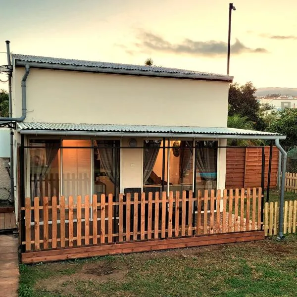 Tiny House Chaleureuse au Style Contemporain Minimaliste, хотел в Льо Тампон