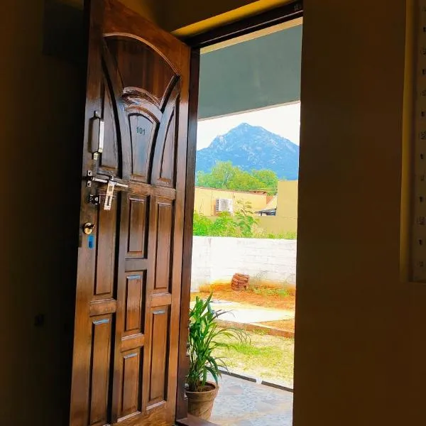Aadhya guest house, hotel en Tiruvannāmalai