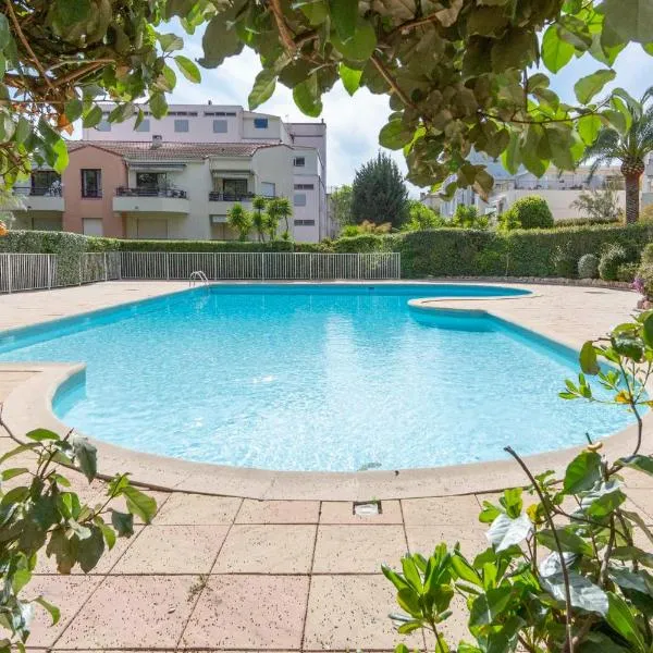 Paradise Cannes Center with Pool and Park VILLA LE LYS, hotel in Cannes