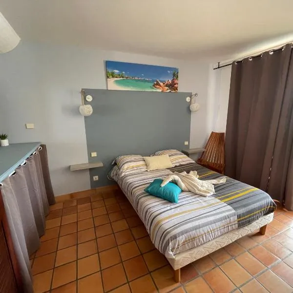 CLANES LOCATION Acerola, Hotel in La Trinité