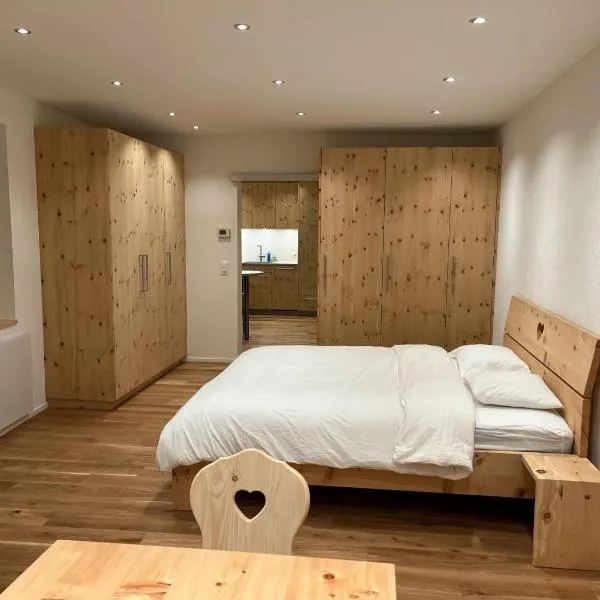 Zum Rota Hus, hotel di Arosa