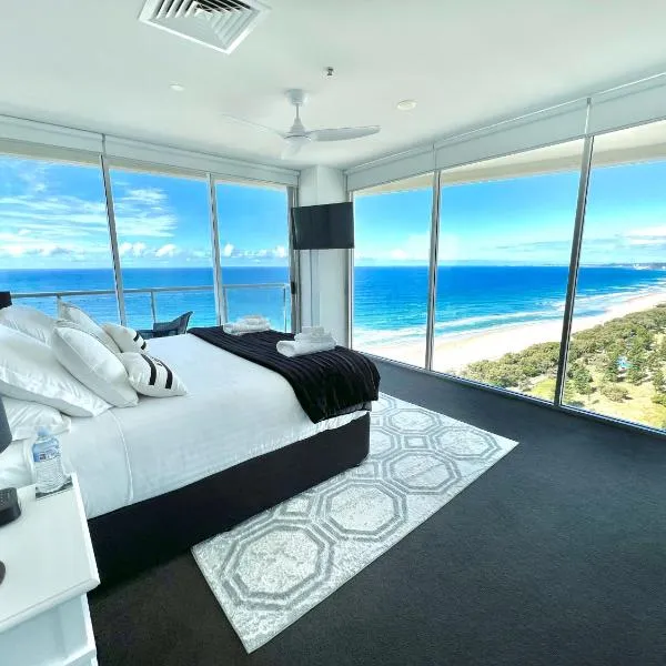 Air on Broadbeach Beachfront 2Level stunning apartment with 180 degree views, hotel in Gold Coast