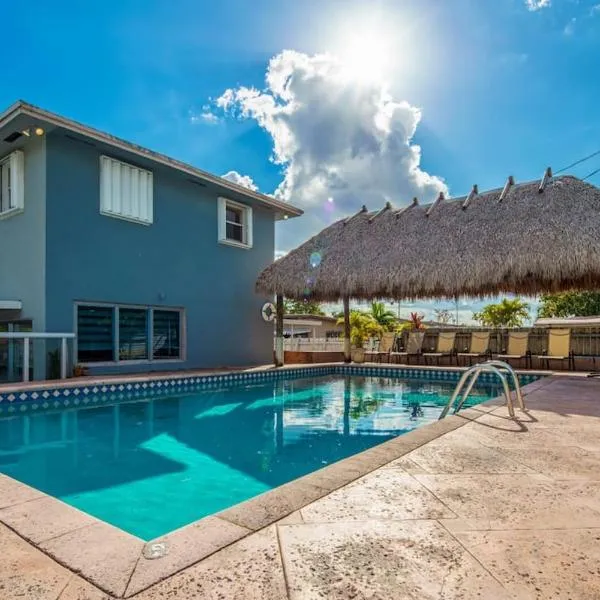 Beautiful 7-Bedroom Villa with Pool, hotel v destinaci Hialeah