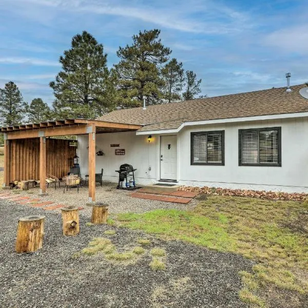 Ski, Hike and Explore Flagstaff Cottage!, hotel in Flagstaff