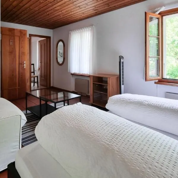 Hotel Santana，位于Roveredo的酒店