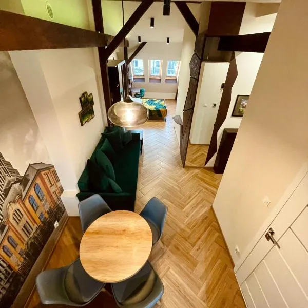 Long Attic Studio, hotel in Poznań