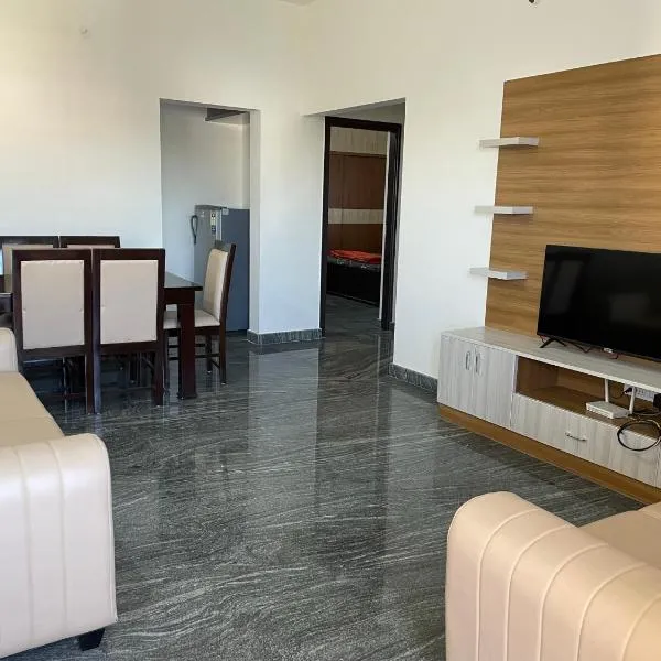 SAGAR NIWAS-1BHK and 2BHK short stay flats - NH HCL EC Bommasandra, hotel en Bangalore