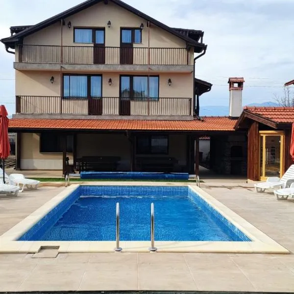 Къща за гости - Вила Сидона, hotelli Banyassa