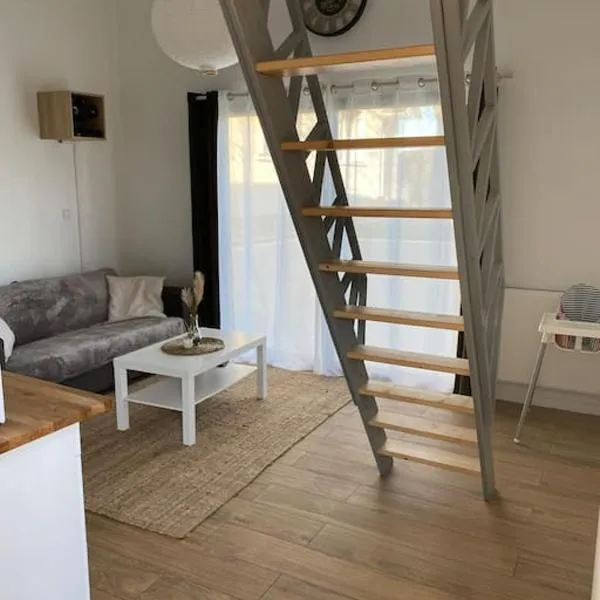 Logement avec mezzanine, hotel v destinaci Tremblay En France