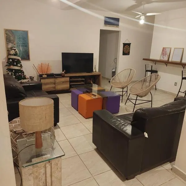 Eco Isla GuestHouse, hotel en Florianópolis