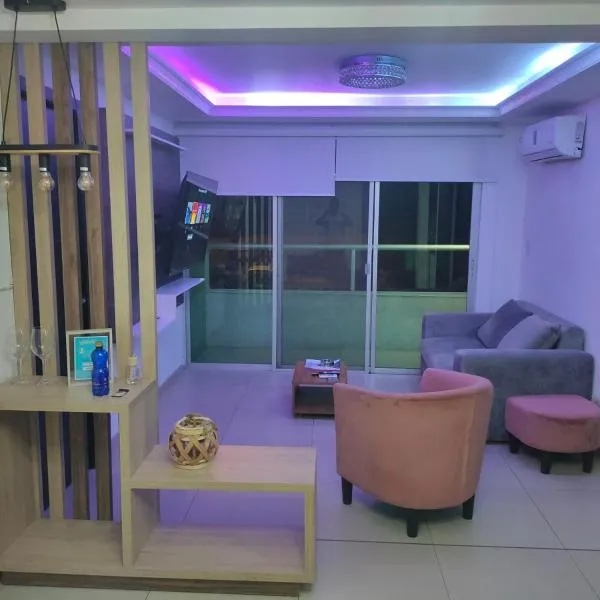 Cómodo dpto full equipo 2 hab, seguridad y parqueo privado, ξενοδοχείο στο Γουαγιακίλ