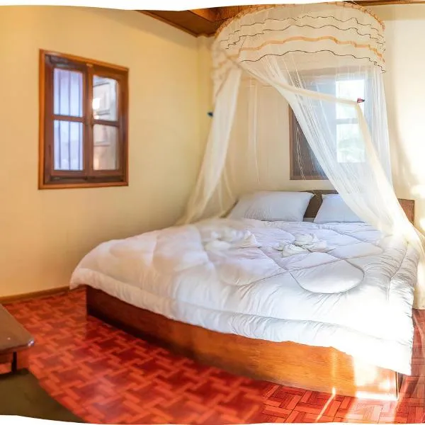 Chanhthida Guesthouse and The River Front Restaurant, hotel v destinaci Ban Khon