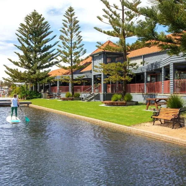 Mariners Cove Waterfront Motel and Apartments, ξενοδοχείο σε Paynesville