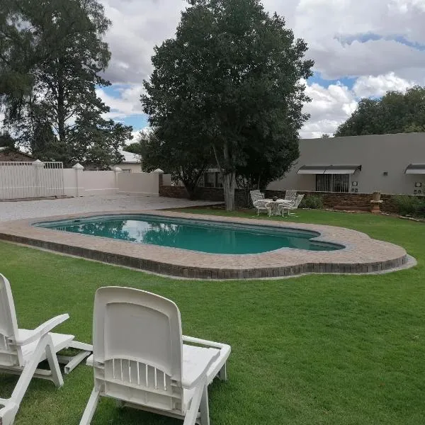 On Enslin selfcatering، فندق في Middelburg