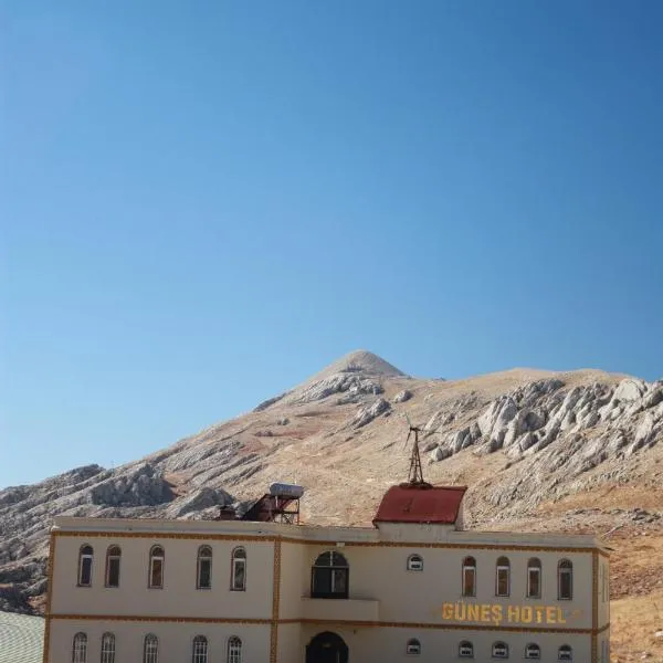 Sunrise Nemrut Güneş Motel, hotel i Yandere