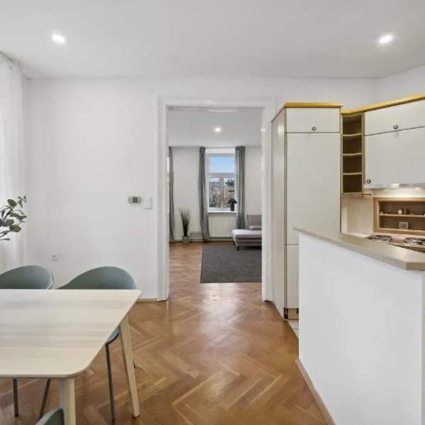 Big spacious central apartment in Vienna – hotel w Wiedniu