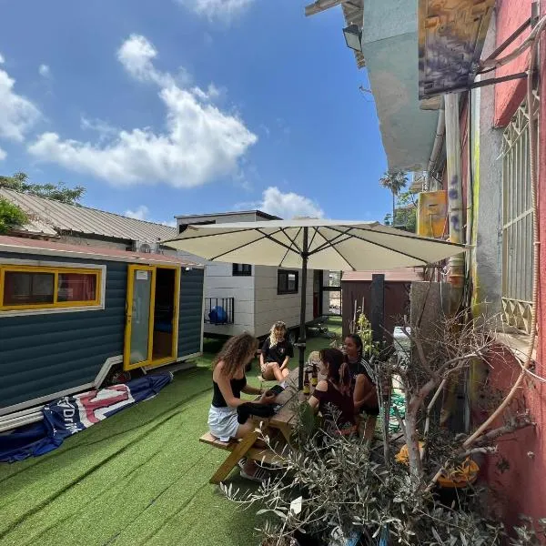 Caravan Hostel Tel Aviv By Roger Age 18-45, hotel in Tel Aviv
