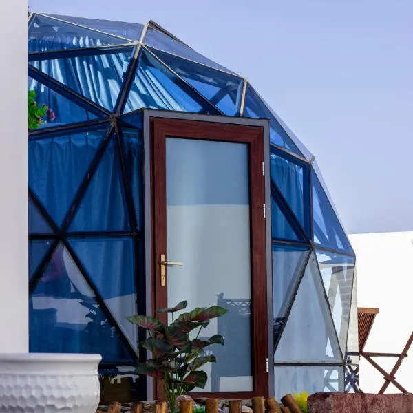Blue Dome Chalet شاليه القبة الزرقاء, ξενοδοχείο σε Al Raka